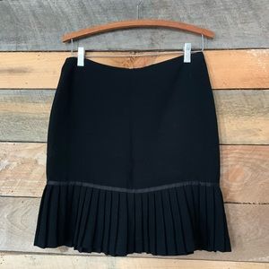 Adorable pleated lined skirt